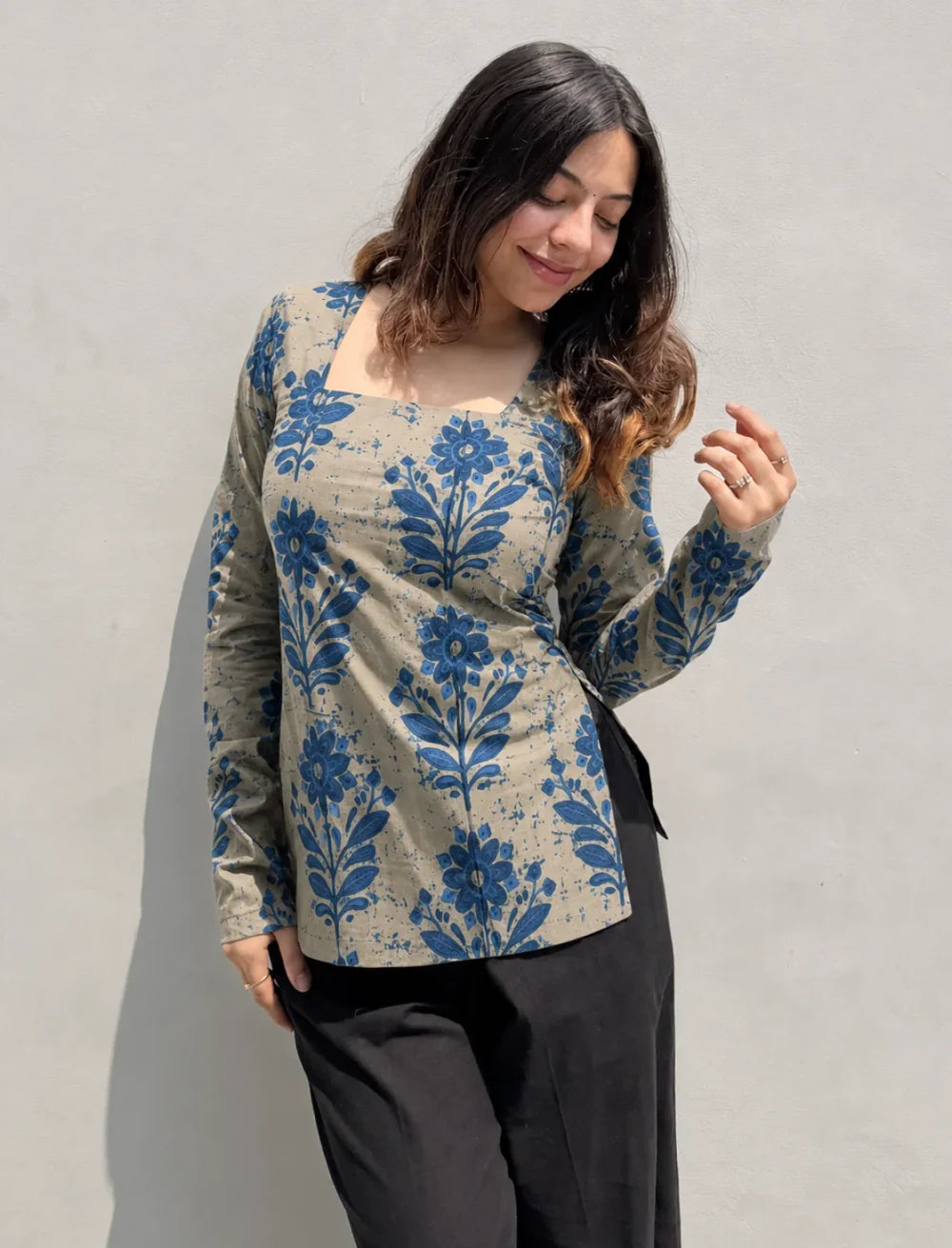 Women’s Fashionable Short Kurti – Comfortable & Stylish Ethnic Top for Casual Wear