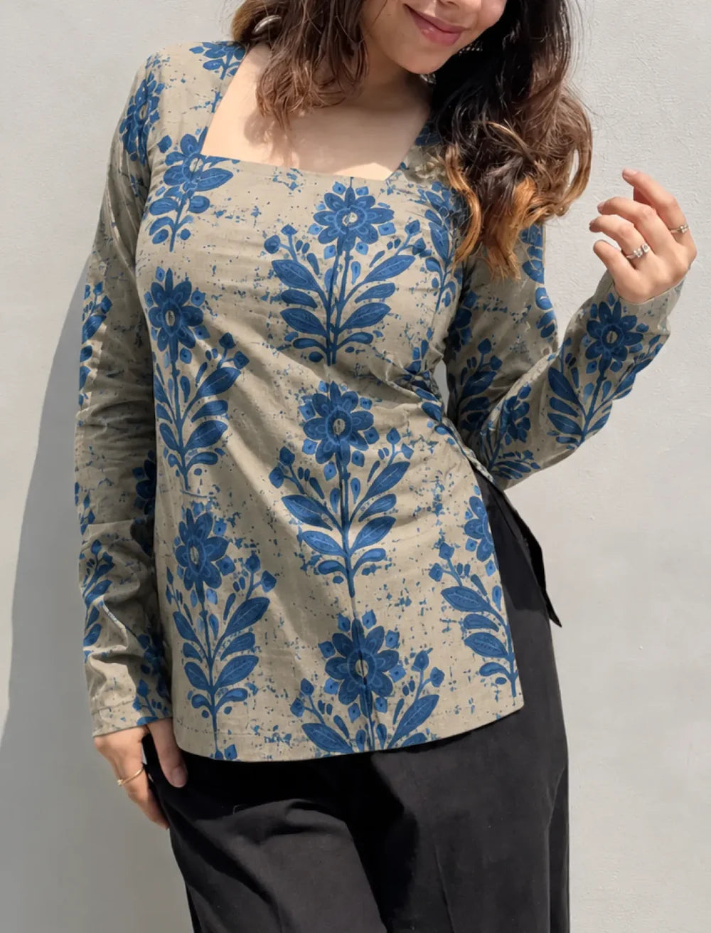 Women’s Fashionable Short Kurti – Comfortable & Stylish Ethnic Top for Casual Wear