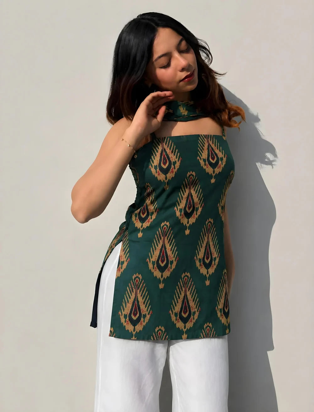 The New Desi Look – Trendy Short Kurtis Bringing Fresh Style to Your Wardrobe