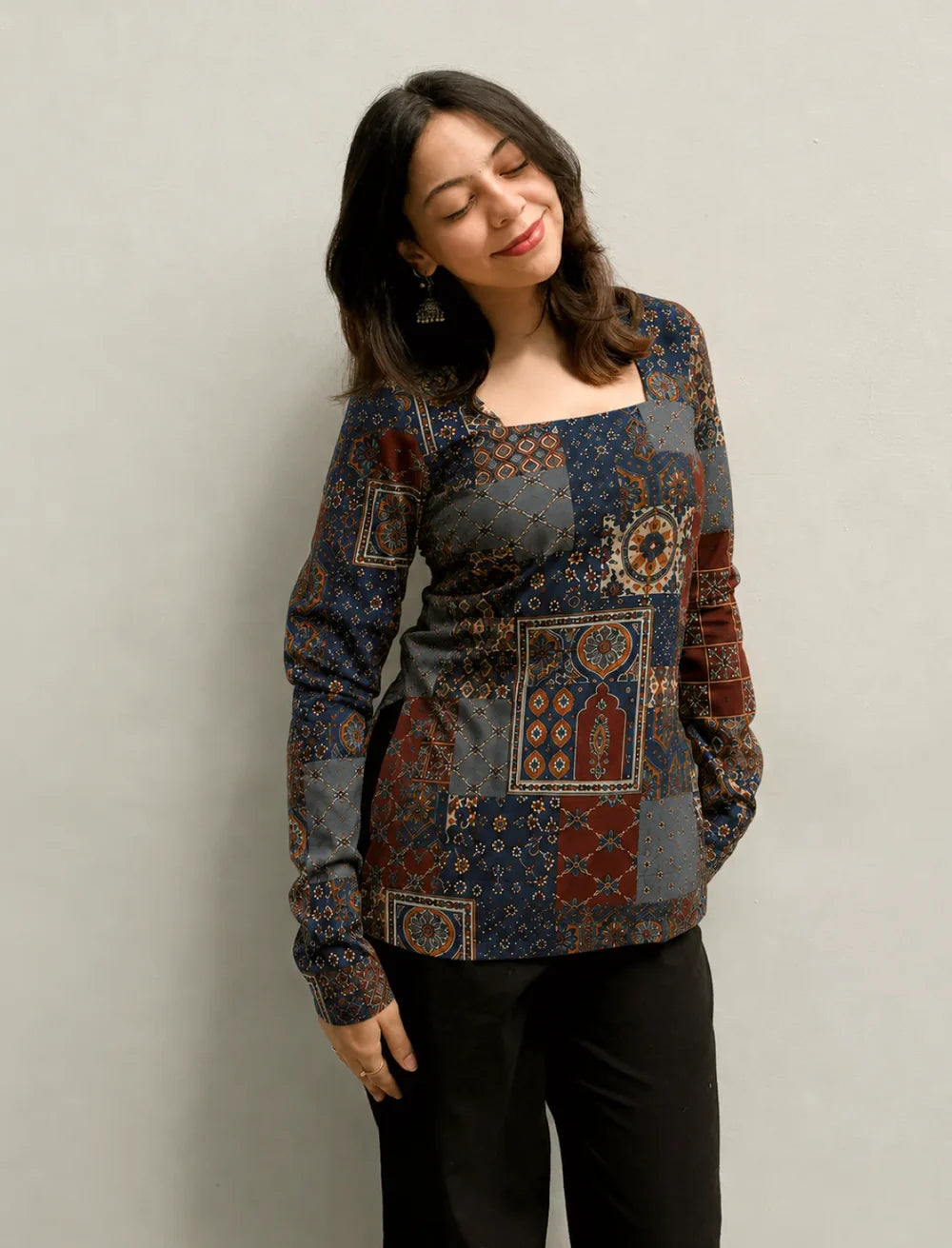 Beautiful Short Kurti for Women – Fashionable Indian Ethnic Wear Perfect for Casual and Special Occasions